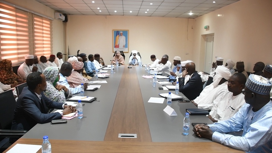 Tchad : Le Ministre des Infrastructures rencontre les cadres pour une meilleure gestion Tchad : Le Ministre des Infrastructures rencontre les cadres pour une meilleure gestion