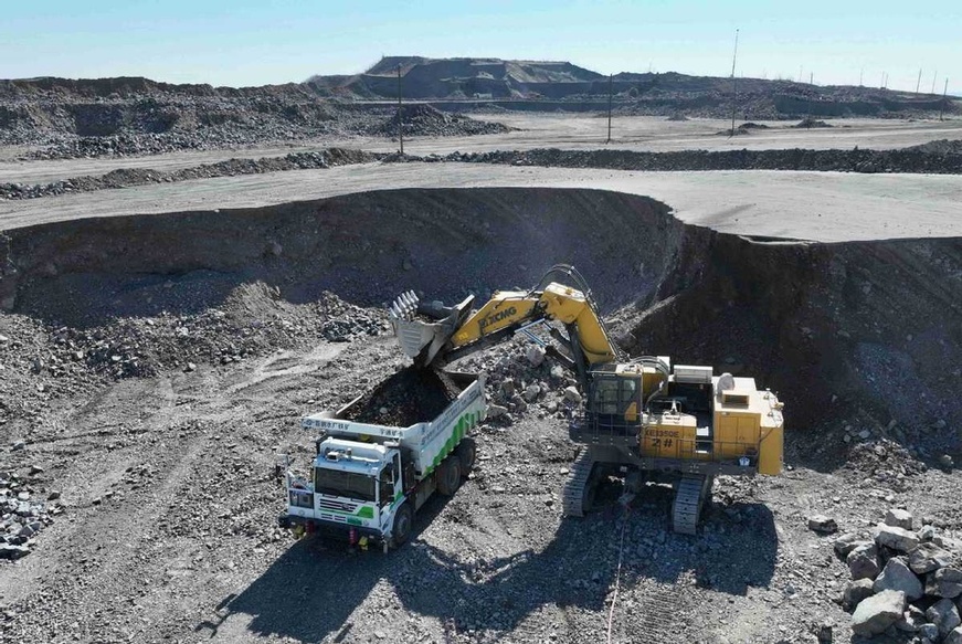 China's Ministry of Commerce and General Administration of Customs on Friday announced export control measures on certain items related to seven types of medium and heavy rare earths. [Photo/Xinhua]