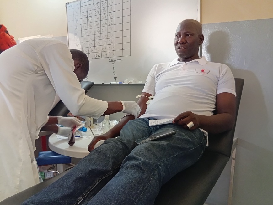 Tchad : MSF fait un don de sang Tchad : MSF fait un don de sang