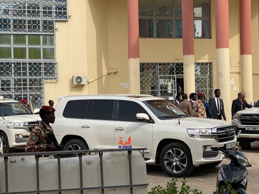 Tchad : descente du chef de l'État au siège de la Caisse des retraites Tchad : descente du chef de l'État au siège de la Caisse des retraites