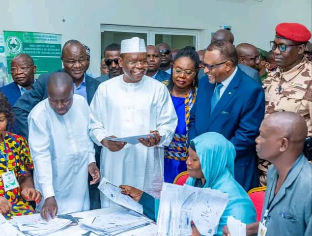 Tchad : Bac 2025, le premier ministre "très satisfait" du déroulement des travaux Tchad : Bac 2025, le premier ministre "très satisfait" du déroulement des travaux