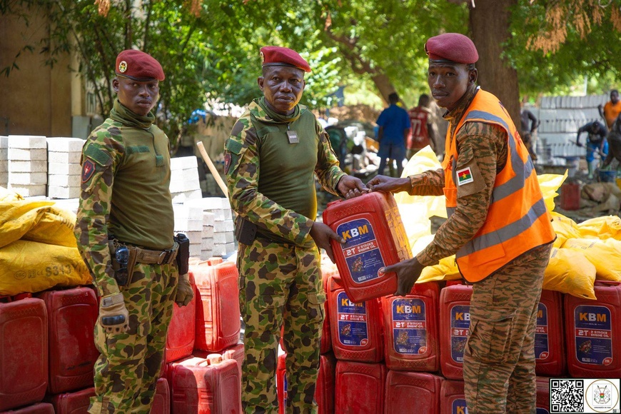 Burkina : le Bataillon de Protection Rapprochée de la Présidence soutient l’Initiative Faso Mêbo Burkina : le Bataillon de Protection Rapprochée de la Présidence soutient l’Initiative Faso Mêbo