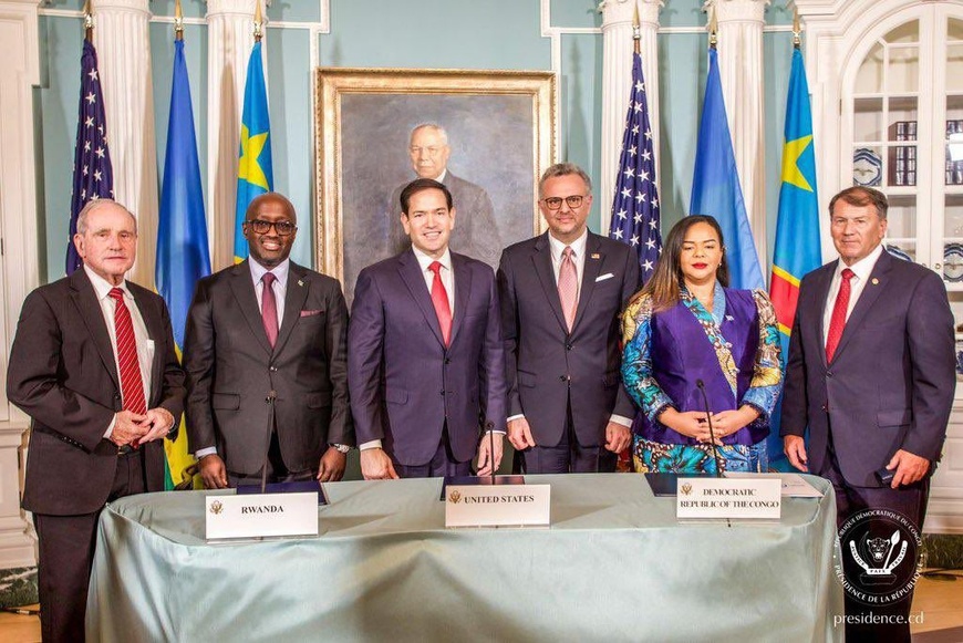 Kigali et Kinshasa signent un accord de paix historique à Washington sous médiation américaine Kigali et Kinshasa signent un accord de paix historique à Washington sous médiation américaine