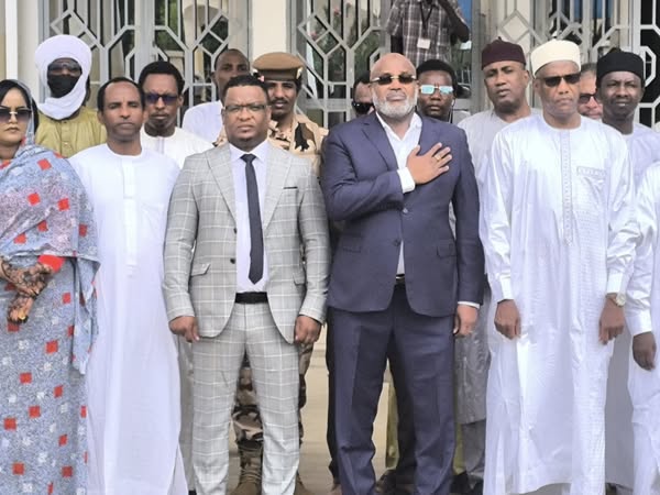 Tchad : Le Ministère de l'Aménagement du Territoire organise sa cérémonie de montée des couleurs Tchad : Le Ministère de l'Aménagement du Territoire organise sa cérémonie de montée des couleurs