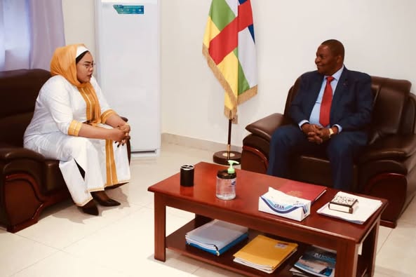 RCA : Le Président Touadéra s'entretient avec la Ministre Tchadienne de l'Action Humanitaire RCA : Le Président Touadéra s'entretient avec la Ministre Tchadienne de l'Action Humanitaire