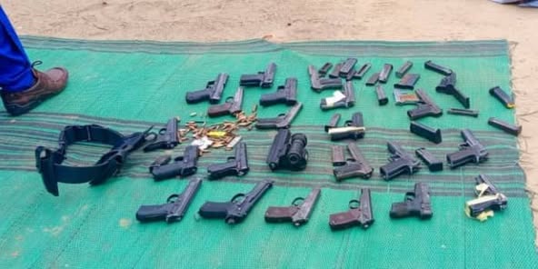 Tchad : Huit malfaiteurs neutralisés et un arsenal démantelé à N'Djamena Tchad : Huit malfaiteurs neutralisés et un arsenal démantelé à N'Djamena