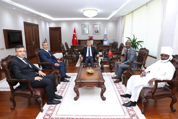 Coopération Tchad-Türkiye : L'Ambassadeur du Tchad en visite à Mersin Coopération Tchad-Türkiye : L'Ambassadeur du Tchad en visite à Mersin
