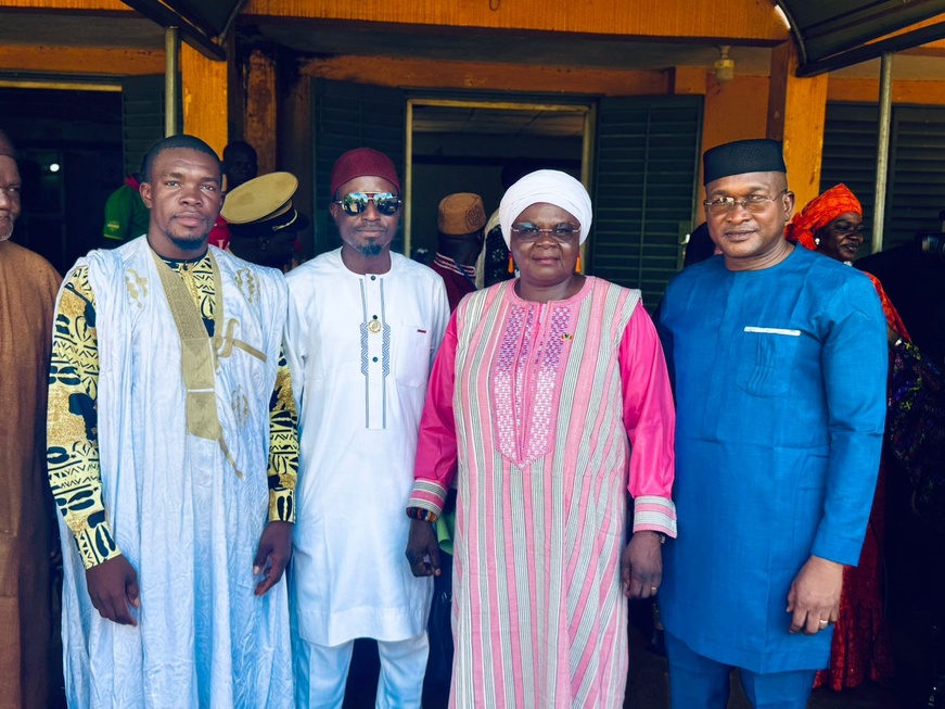 Mali : La communauté tchadienne de Bamako fait un don de sang pour soutenir les Forces Armées Maliennes Mali : La communauté tchadienne de Bamako fait un don de sang pour soutenir les Forces Armées Maliennes