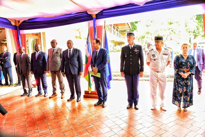 RCA : Le 14 juillet célébré par anticipation à Bangui, symbole d'une coopération franco-centrafricaine renforcée RCA : Le 14 juillet célébré par anticipation à Bangui, symbole d'une coopération franco-centrafricaine renforcée