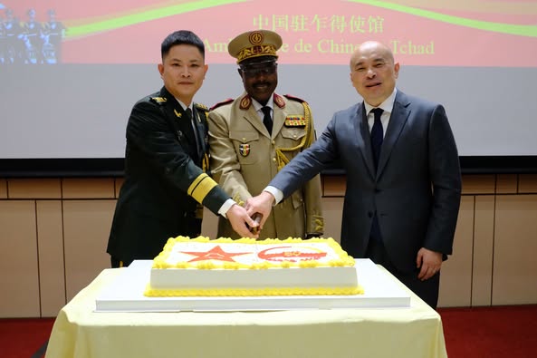 Tchad : Célébration de l'anniversaire de l'Armée Populaire de Libération de Chine et de la Victoire antifasciste Tchad : Célébration de l'anniversaire de l'Armée Populaire de Libération de Chine et de la Victoire antifasciste