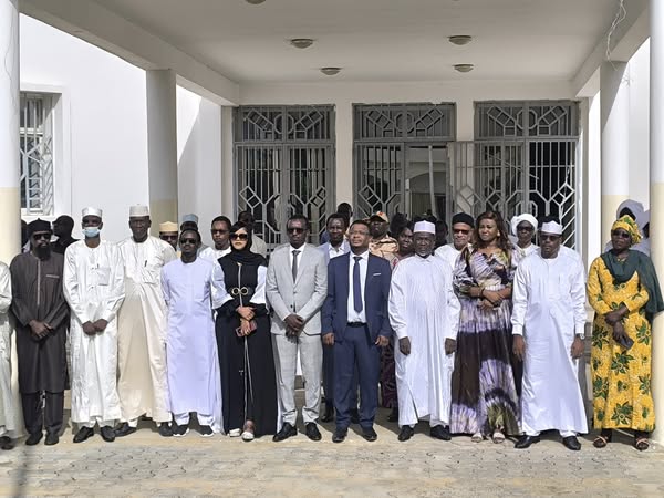 Tchad : Cérémonie de levée des couleurs au Ministère de l'Aménagement du Territoire Tchad : Cérémonie de levée des couleurs au Ministère de l'Aménagement du Territoire