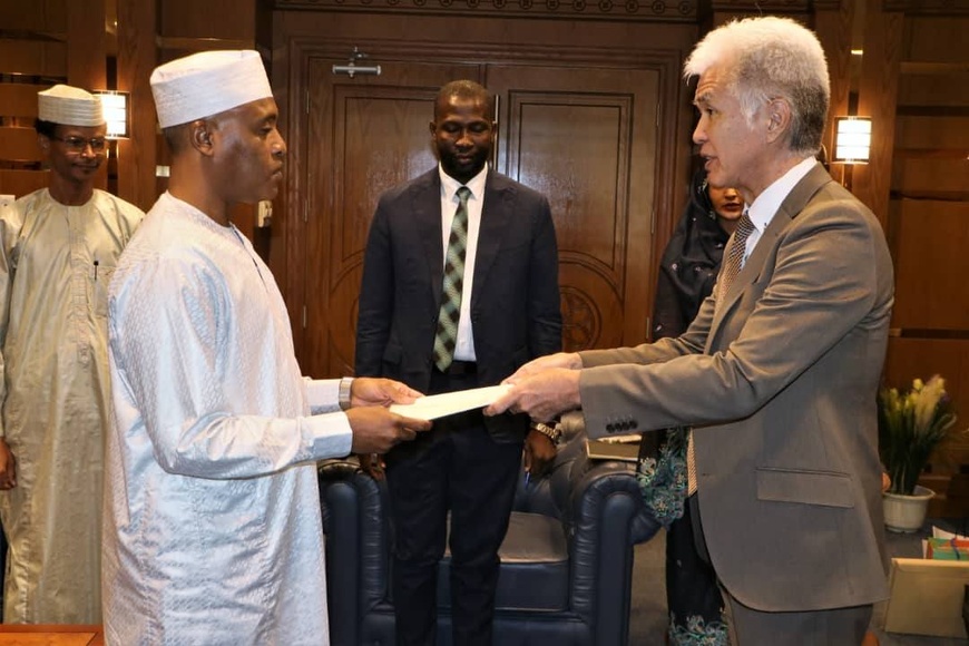 Tchad-Japon : le nouvel ambassadeur présente les copies figurées de ses lettres de créance Tchad-Japon : le nouvel ambassadeur présente les copies figurées de ses lettres de créance