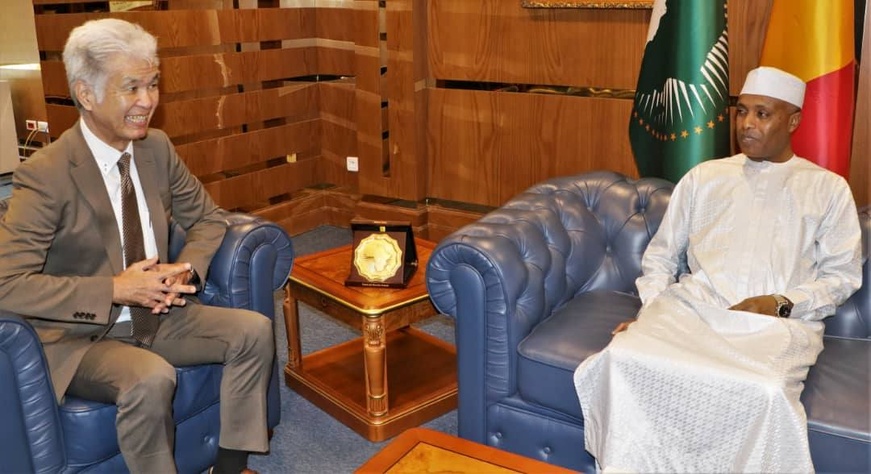 Tchad-Japon : le nouvel ambassadeur présente les copies figurées de ses lettres de créance Tchad-Japon : le nouvel ambassadeur présente les copies figurées de ses lettres de créance