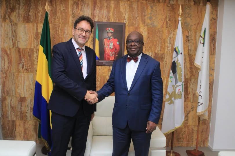 Renforcement des liens entre Libreville et la France : Relance de la coopération décentralisée Renforcement des liens entre Libreville et la France : Relance de la coopération décentralisée