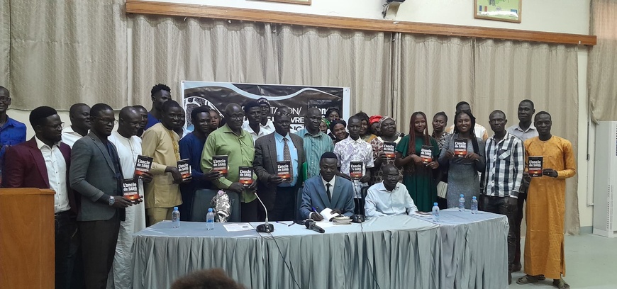 Tchad : Présentation et dédicace du roman L’Oncle de sang de l’écrivain Wating Yodé Gogne Tchad : Présentation et dédicace du roman L’Oncle de sang de l’écrivain Wating Yodé Gogne