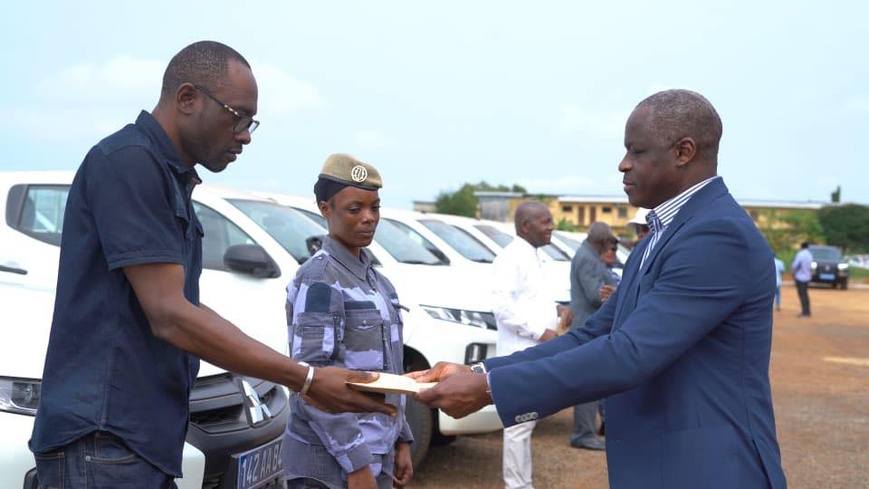 Gabon : Les Commissions Électorales Locales dotées de moyens roulants pour le double scrutin Gabon : Les Commissions Électorales Locales dotées de moyens roulants pour le double scrutin