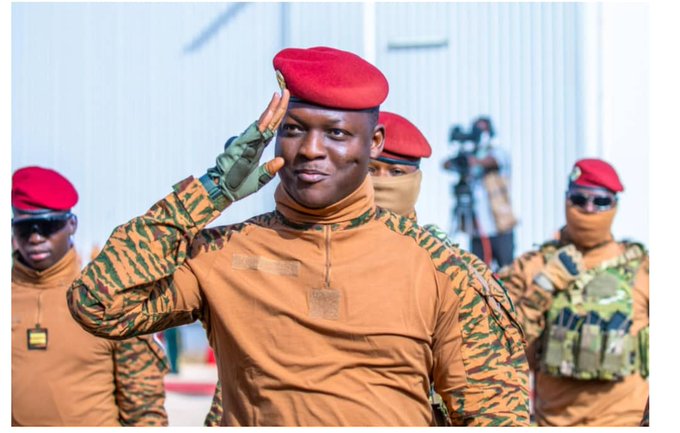 Burkina Faso : Le Capitaine Ibrahim Traoré célèbre la Révolution Démocratique et Populaire de Thomas Sankara Burkina Faso : Le Capitaine Ibrahim Traoré célèbre la Révolution Démocratique et Populaire de Thomas Sankara