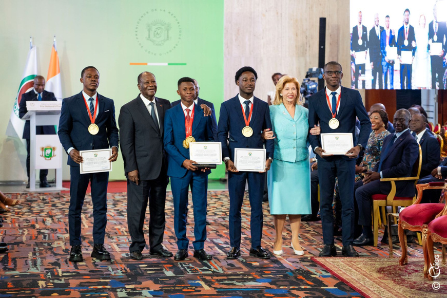 Côte d’Ivoire : remise solennelle de remise du 12ème Prix national d’Excellence à 74 lauréats Côte d’Ivoire : remise solennelle de remise du 12ème Prix national d’Excellence à 74 lauréats