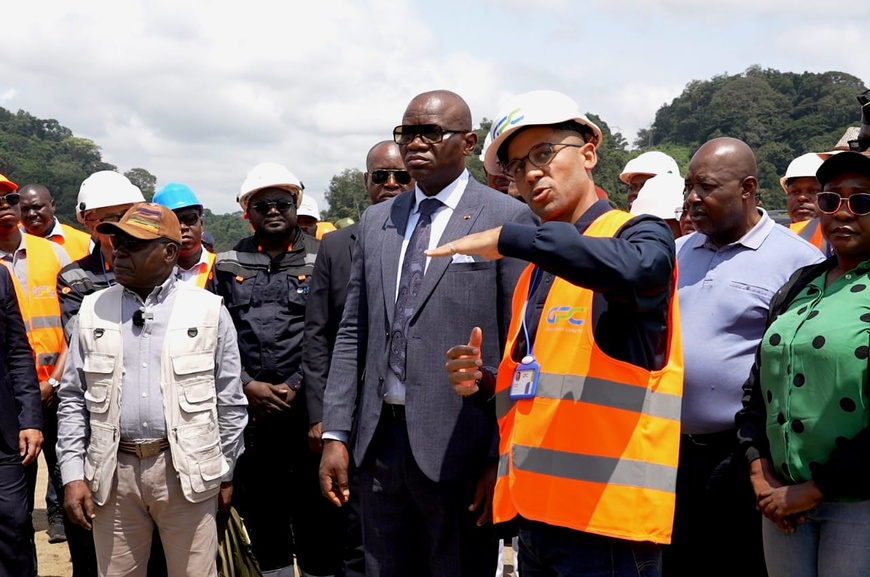 Gabon : le président de la République visite le chantier du barrage hydroélectrique de Kinguélé Aval