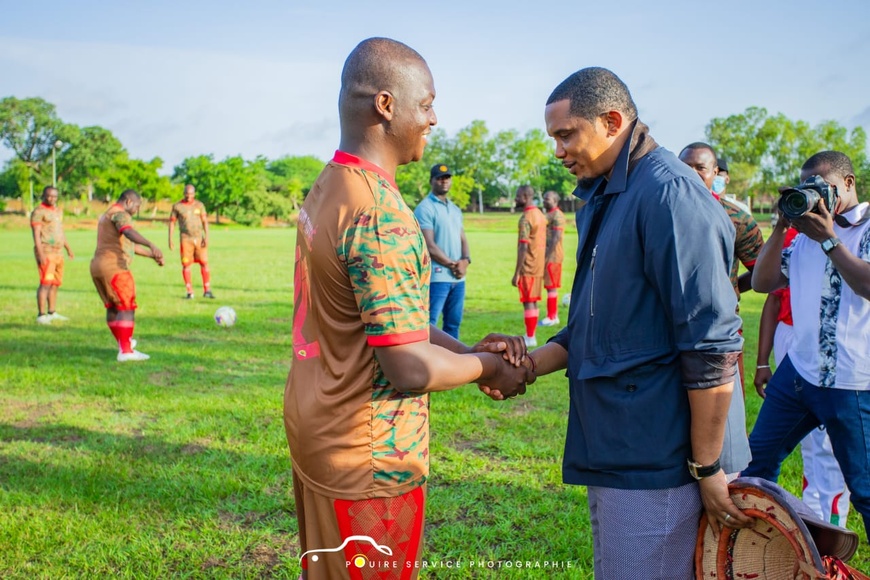 Burkina : des légendes du football africain expriment leur solidarité au président du Faso Burkina : des légendes du football africain expriment leur solidarité au président du Faso