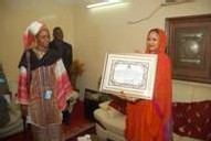 Tchad: la première dame reçoit une distinction honorifique Tchad: la première dame reçoit une distinction honorifique