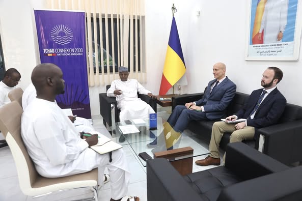 Tchad : Le ministre d'État Tahir Hamid Nguilin s'entretient avec le nouveau Chargé d'Affaires des États-Unis Tchad : Le ministre d'État Tahir Hamid Nguilin s'entretient avec le nouveau Chargé d'Affaires des États-Unis