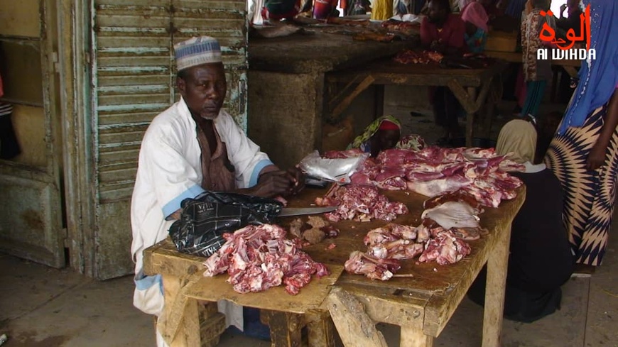 Un boucher au Tchad. Illustration © Alwihda Info Un boucher au Tchad. Illustration © Alwihda Info