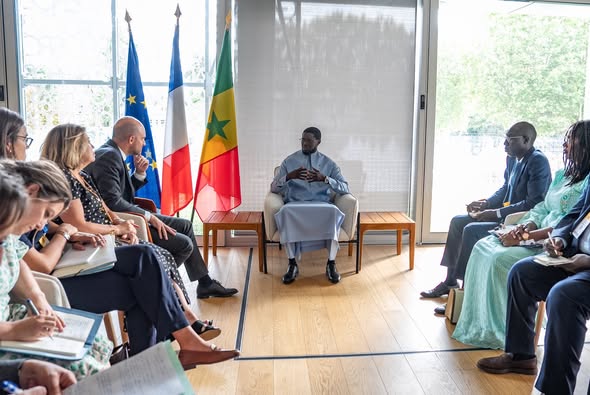 Sénégal : Le Président Faye multiplie les rencontres économiques à Paris Sénégal : Le Président Faye multiplie les rencontres économiques à Paris