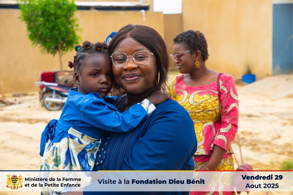 Tchad : La ministre de la Femme visite la fondation Dieu Bénit Tchad : La ministre de la Femme visite la fondation Dieu Bénit