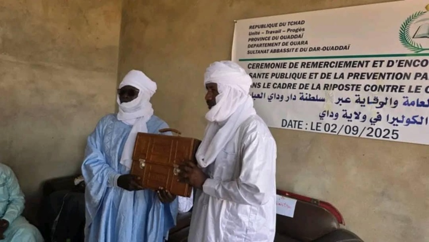 Tchad : le sultanat du Ouaddaï honore le président et le ministre de la Santé pour la lutte contre le choléra Tchad : le sultanat du Ouaddaï honore le président et le ministre de la Santé pour la lutte contre le choléra