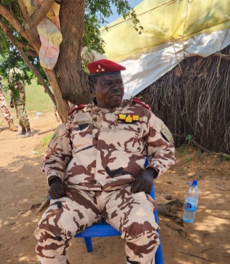 Tchad : à Bitkine, le général Ahmat Koussou Moursal en visite sur un site d’orpaillage Tchad : à Bitkine, le général Ahmat Koussou Moursal en visite sur un site d’orpaillage