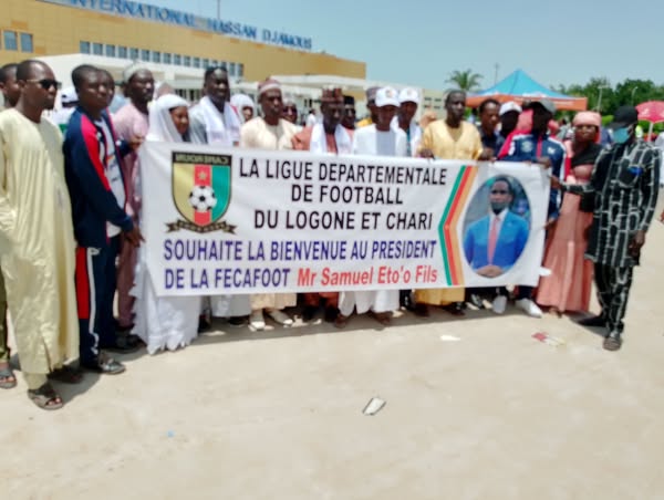 Tchad : Le président de la FECAFOOT, Samuel Eto'o, accueilli en grande pompe à N'Djamena Tchad : Le président de la FECAFOOT, Samuel Eto'o, accueilli en grande pompe à N'Djamena