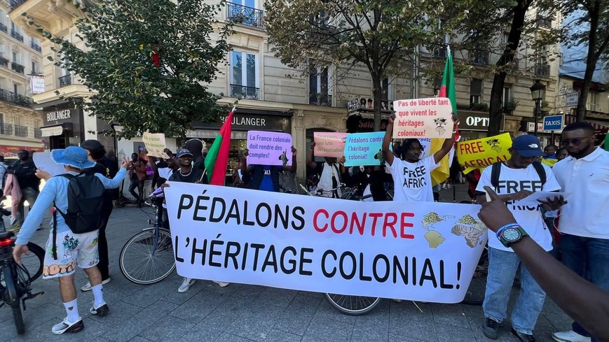 Paris : La communauté africaine organise une course cycliste contre le néocolonialisme Paris : La communauté africaine organise une course cycliste contre le néocolonialisme