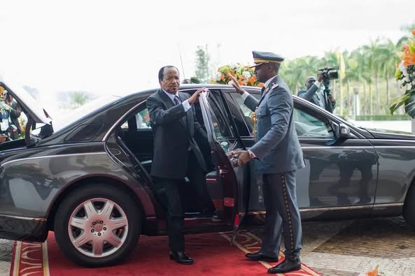 Cameroun : Paul Biya annoncé en Suisse à l'approche de la présidentielle (Jeune Afrique) Cameroun : Paul Biya annoncé en Suisse à l'approche de la présidentielle (Jeune Afrique)