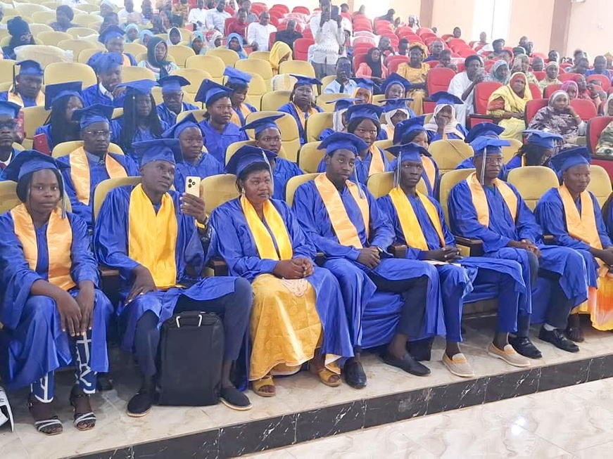 Tchad : les nouveaux diplômes du CEFOS de Sarh entrent dans le monde de la santé Tchad : les nouveaux diplômes du CEFOS de Sarh entrent dans le monde de la santé