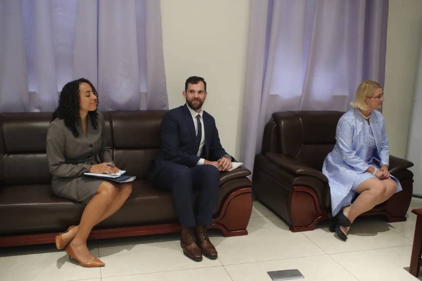 RCA : Le Président Touadéra reçoit la nouvelle équipe diplomatique des États-Unis RCA : Le Président Touadéra reçoit la nouvelle équipe diplomatique des États-Unis