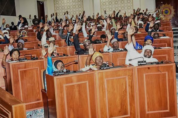 Tchad : Le Congrès adopte le rapport de révision technique de la Constitution Tchad : Le Congrès adopte le rapport de révision technique de la Constitution