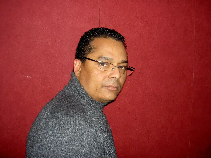 Thierry BADJECK, né le 22 avril 1963 à Yaoundé au Cameroun est métis camerounais par sa mère et français par son père