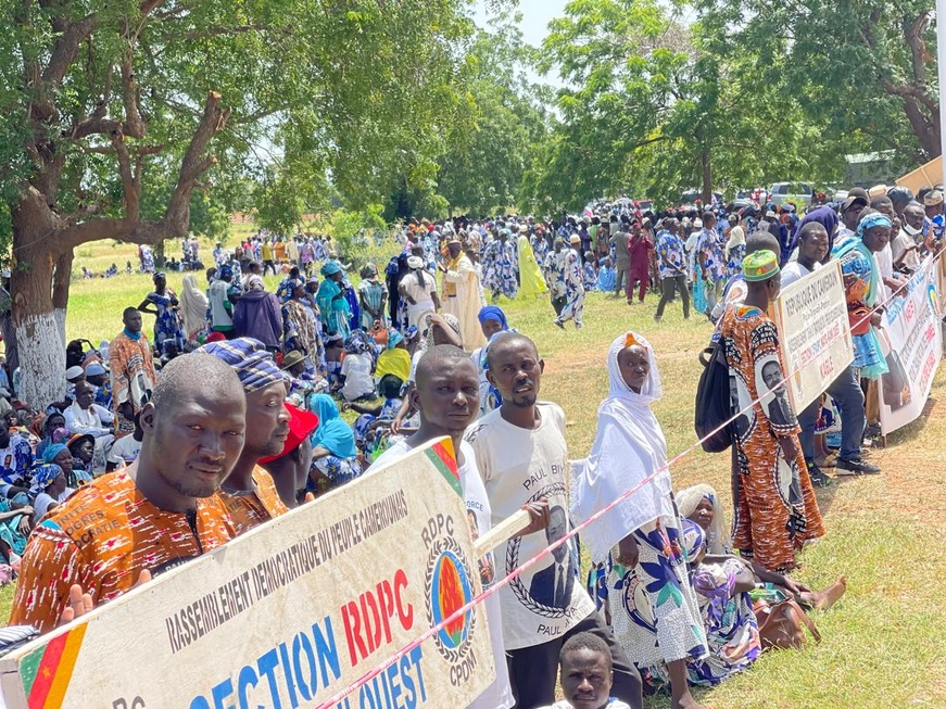 Cameroun - Présidentielle 2025 : Scène insolite à Maroua lors du meeting de Paul Biya Cameroun - Présidentielle 2025 : Scène insolite à Maroua lors du meeting de Paul Biya