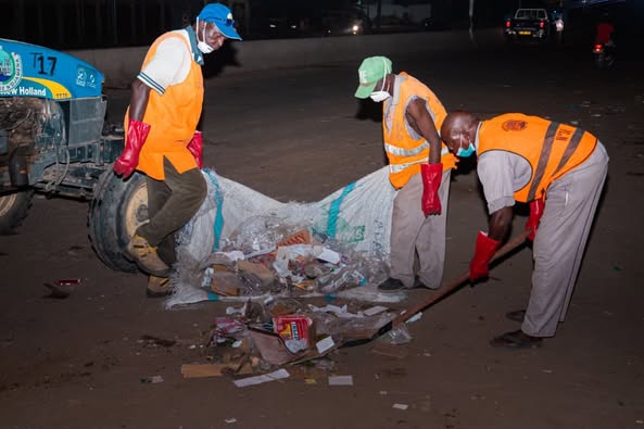 Tchad : N’Djamena expérimente le nettoyage nocturne Tchad : N’Djamena expérimente le nettoyage nocturne