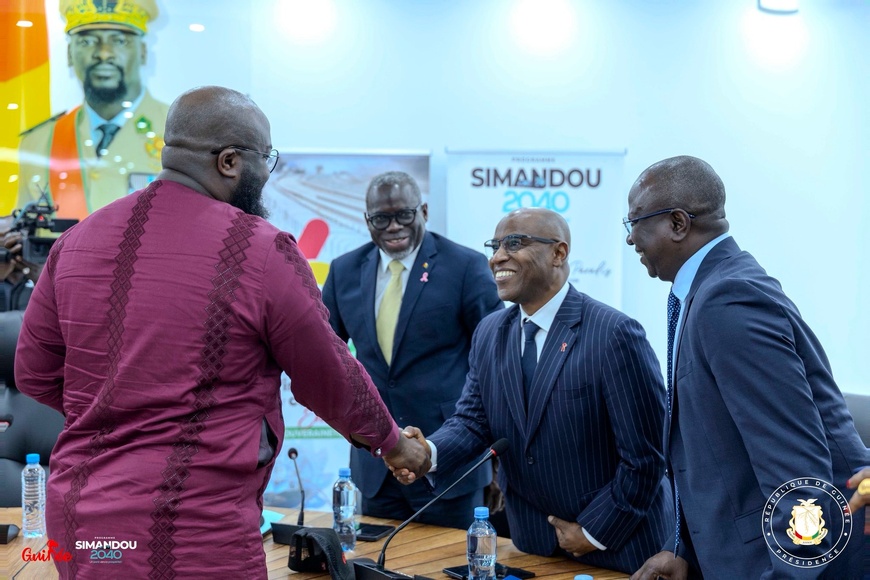Guinée : signature des pactes d'actionnaires concernant les sociétés de transport maritime du minerai de fer du projet