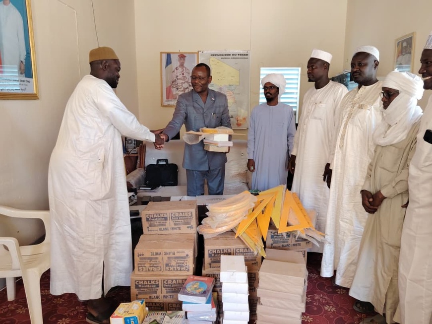 Tchad : Don de fournitures scolaires en faveur du Batha Ouest Tchad : Don de fournitures scolaires en faveur du Batha Ouest