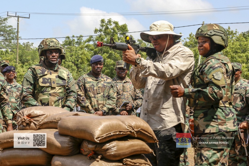 Ghana : Les Forces Armées Ghanéennes démontrent leur puissance de feu et leur interopérabilité Ghana : Les Forces Armées Ghanéennes démontrent leur puissance de feu et leur interopérabilité