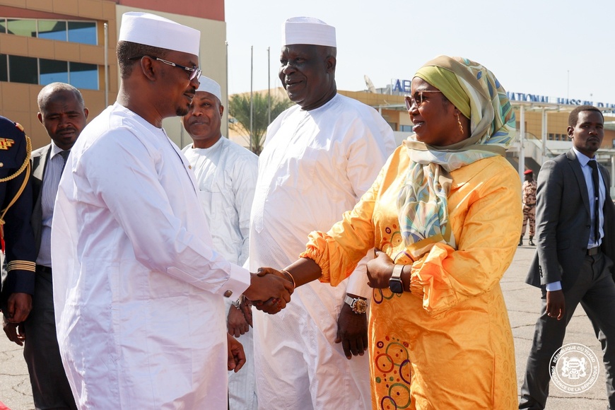 Tchad : le chef de l’Etat à Abu Dhabi en vue de la table ronde du PND Tchad : le chef de l’Etat à Abu Dhabi en vue de la table ronde du PND