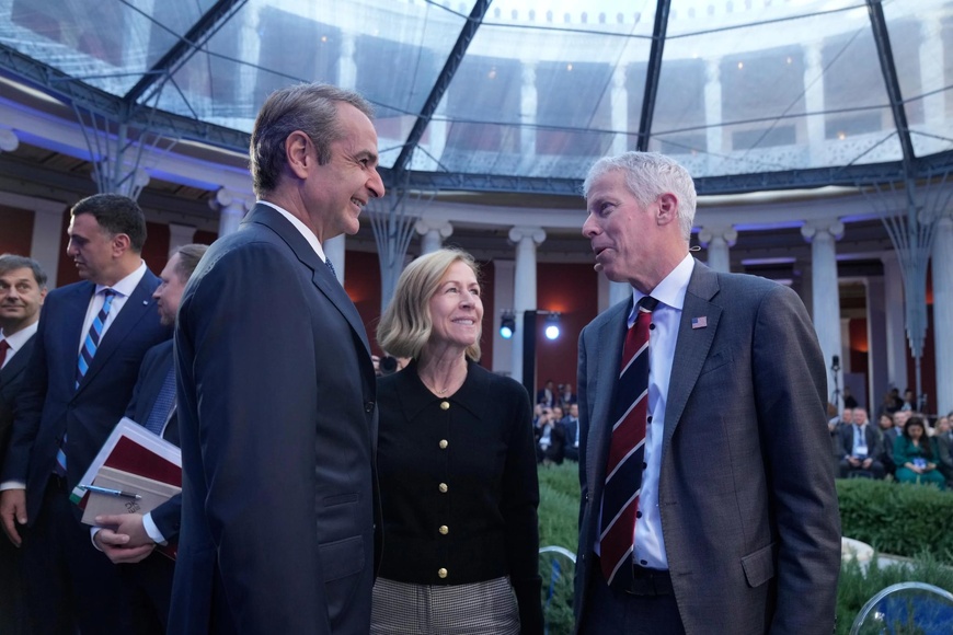Le secrétaire américain à l'Énergie, Chris Wright, s'exprimant vendredi lors de la Conférence de l'Atlantique, a condamné la COP30, Sommet environnemental qu'il a qualifié de néfaste et malavisé. Photo : Petros Giannakouris