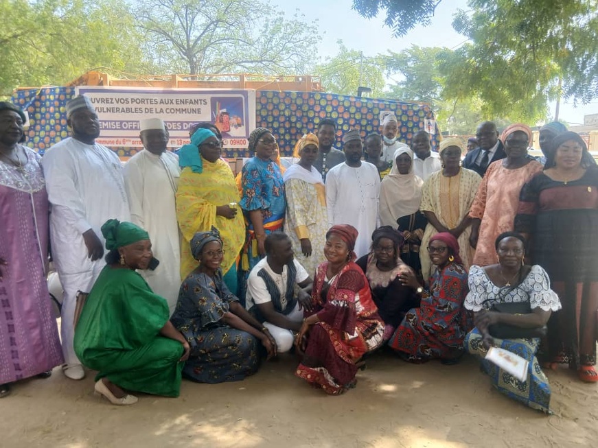 Tchad : remise de dons aux enfants vulnérables de la commune du 6ème arrondissement Tchad : remise de dons aux enfants vulnérables de la commune du 6ème arrondissement