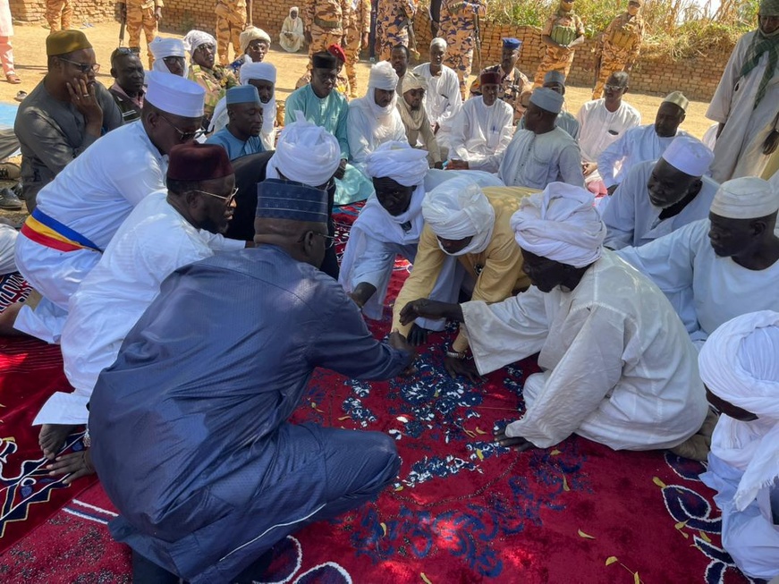 Tchad : les autorités apportent leur soutien aux victimes de l’incendie de Koukou-Angarana Tchad : les autorités apportent leur soutien aux victimes de l’incendie de Koukou-Angarana