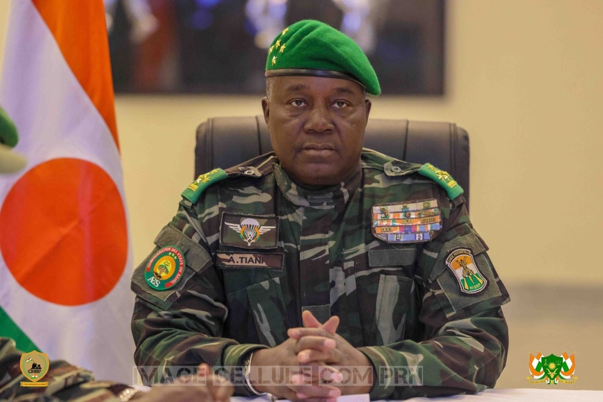 Niger : le général Abdourahamane Tiani préside la réunion du Conseil régional de sécurité Niger : le général Abdourahamane Tiani préside la réunion du Conseil régional de sécurité