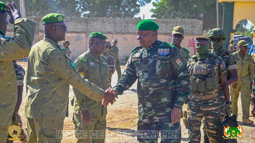 Niger : Le Président Tiani galvanise les FDS de Diffa et réaffirme la détermination nationale Niger : Le Président Tiani galvanise les FDS de Diffa et réaffirme la détermination nationale