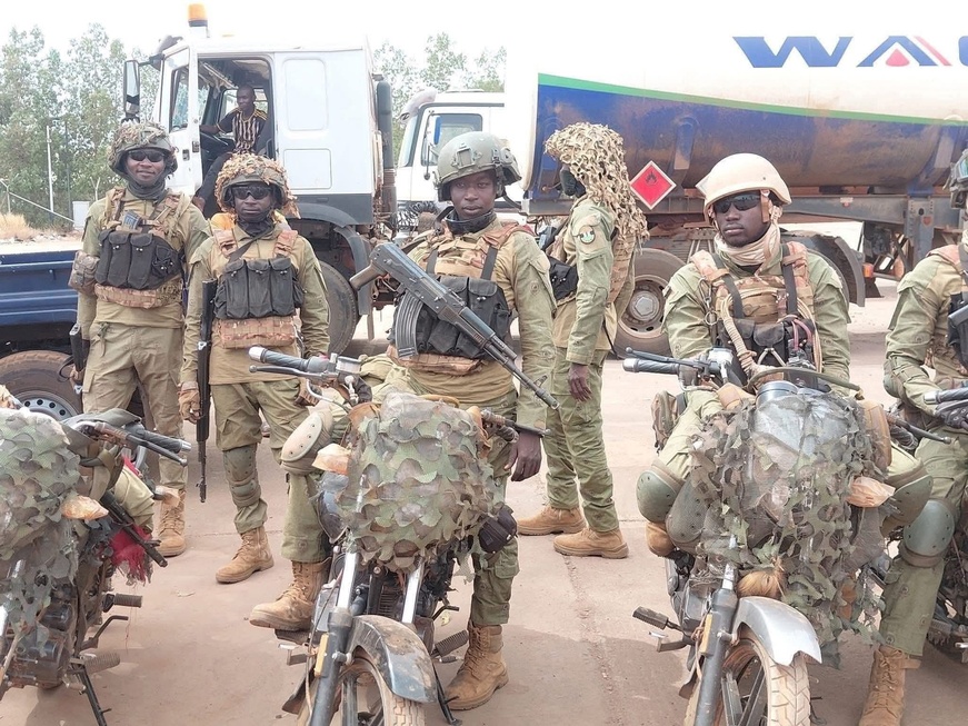 Mali - Niger - AES : Un convoi de 82 citernes de carburant arrive à Bamako, soulignant la solidarité régionale Mali - Niger - AES : Un convoi de 82 citernes de carburant arrive à Bamako, soulignant la solidarité régionale